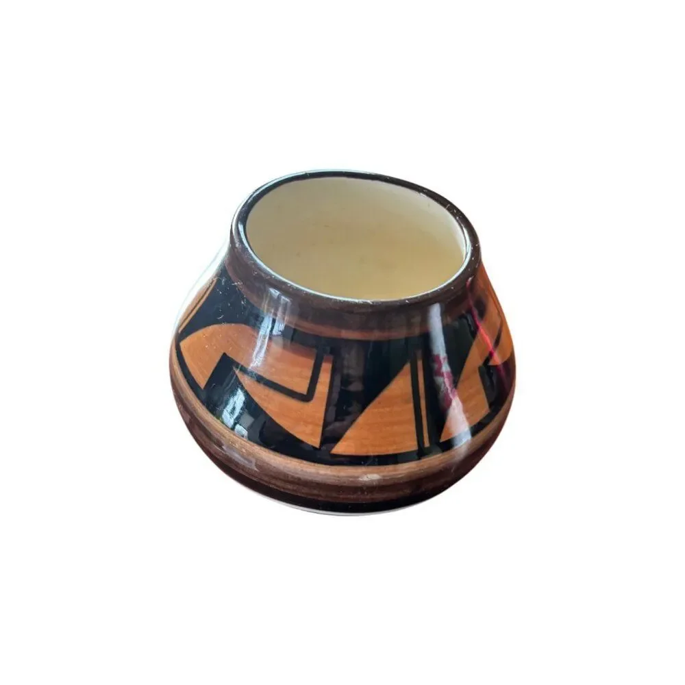 UTE Mountain Tribe Native American Pottery Jar Signed UMT Handmade Geometric